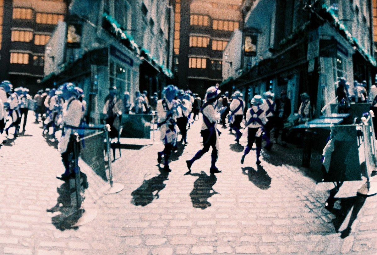 CelluloidClub's tweet photo. it's that smurf film feeling 🧞🧞‍♀️ #cnfts #nftphotography #nft #nftart https://t.co/DxbluIlFCr
