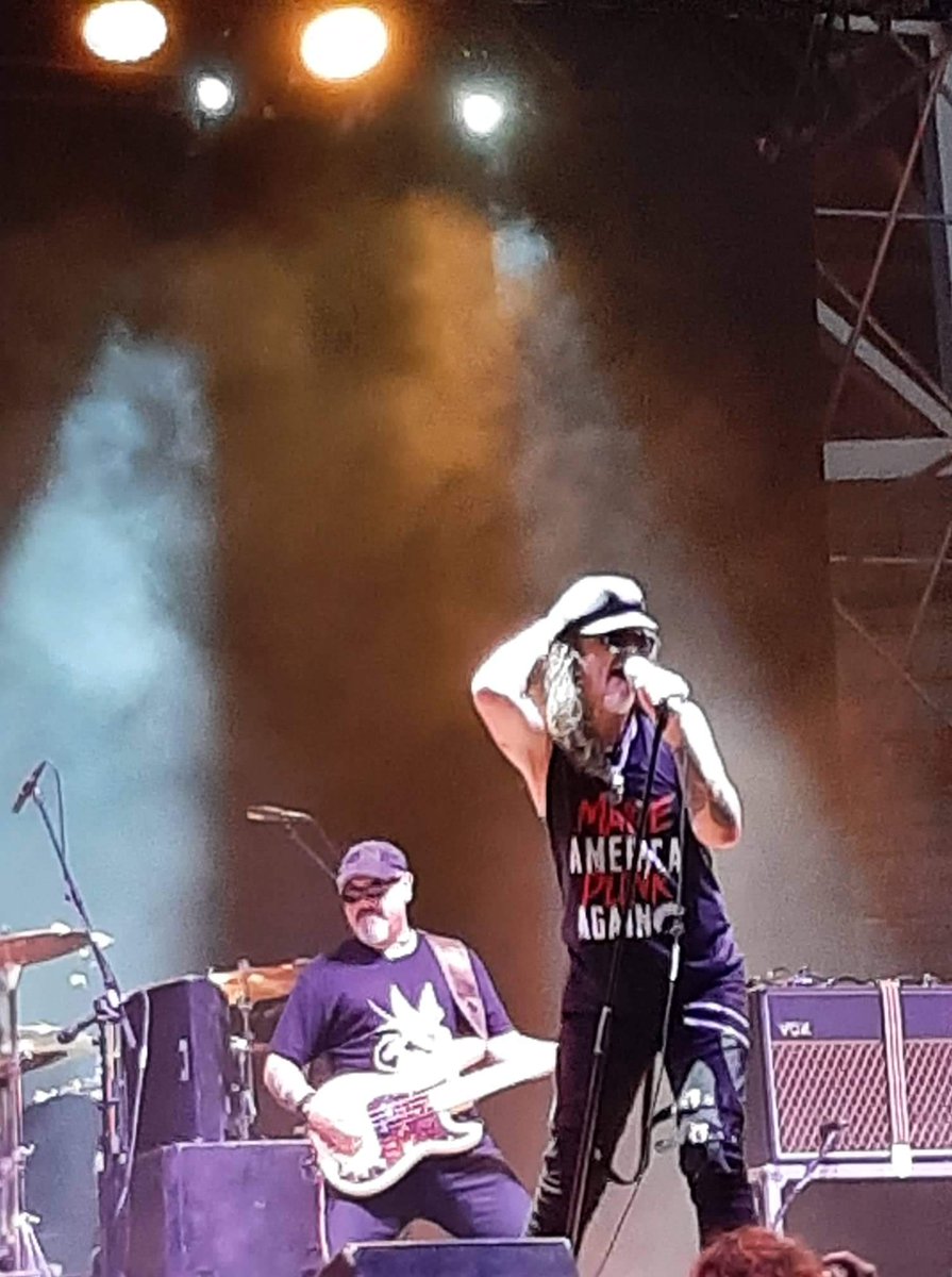 JavierBarrado1's tweet photo. Buenas noches. Que tengáis dulces sueños.☮️❤️
📸 Covadonga Gallardo Rodríguez
https://t.co/ZM4pKsC8CD
#JavierBarrado #EntreLíneas #RockCDRecords https://t.co/gQ3ysssKOQ