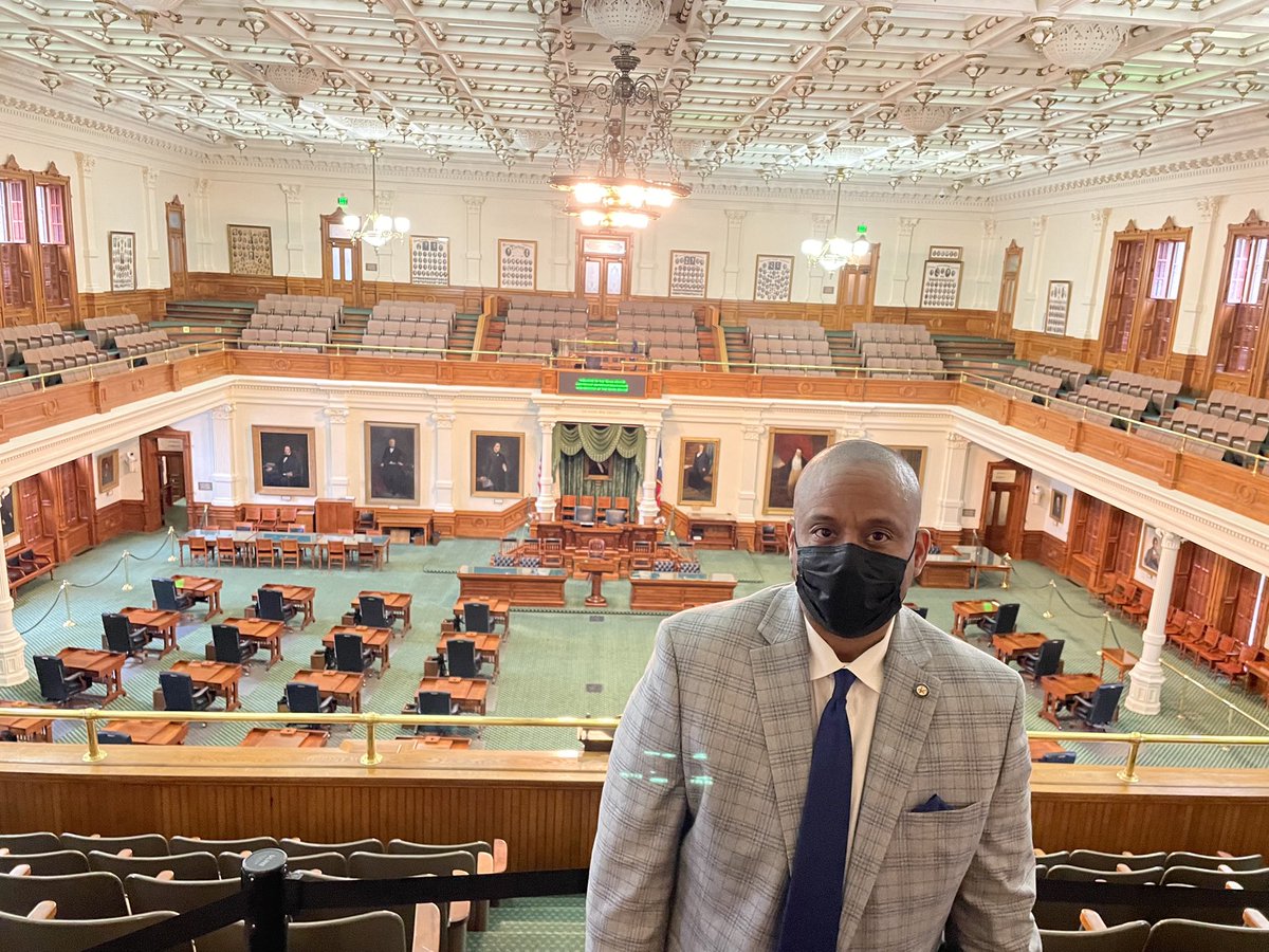 HoustonISD's tweet photo. Our @hisdsupe is advocating for children in Austin with members of the legislature in the House and Senate on behalf of @houstonisd https://t.co/LhdaFpajAy