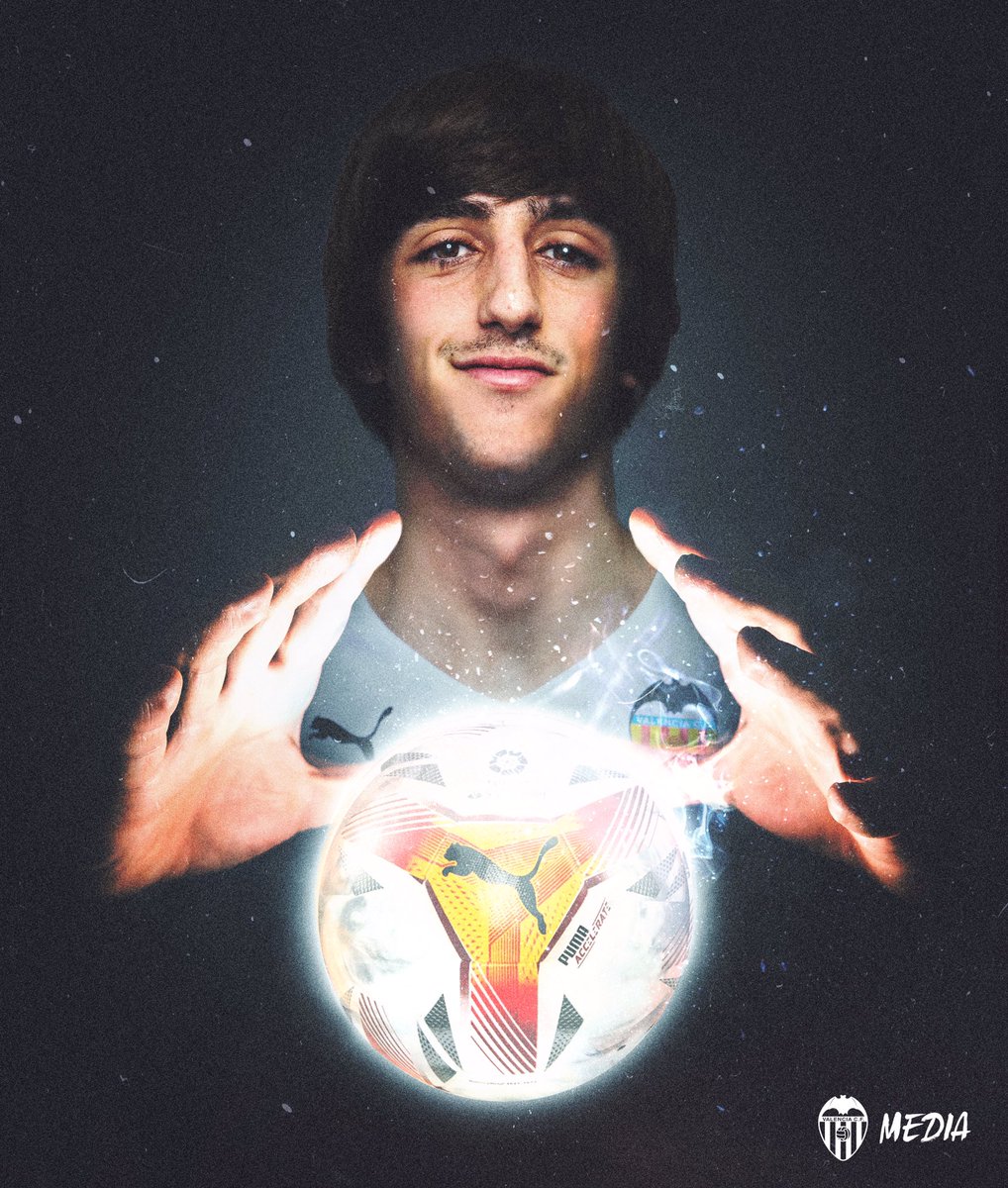 valenciacf_en's tweet photo. We decided to go big celebrating International Magicians' Day ๐ฉโจ
#WelcomeBryan https://t.co/6rX6aKG1ex