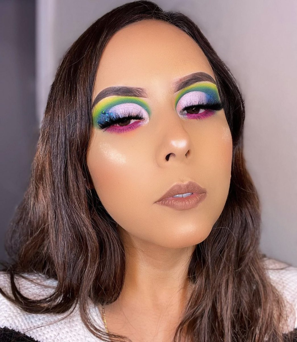 __badoodada's tweet photo. Gorgeous gorgeous girls use the Majesty Languages of Royalty Palette 😍👑 https://t.co/pDeSXSpWih https://t.co/wcTHTnThWn