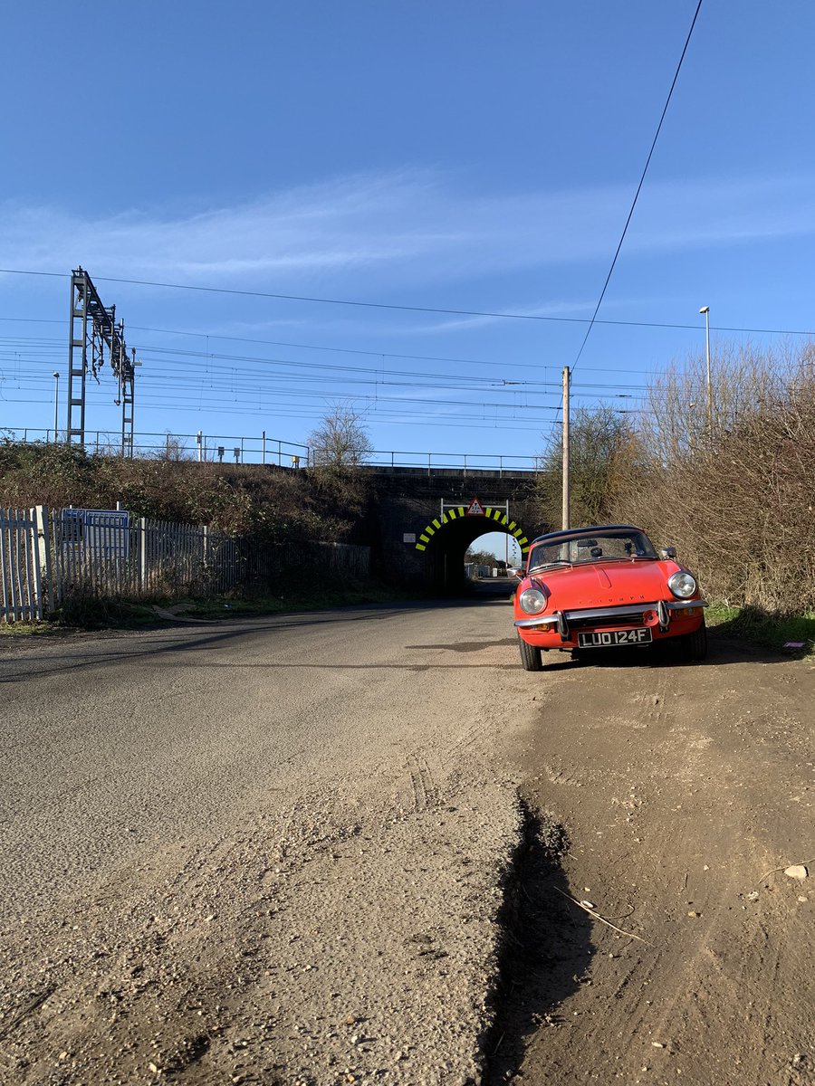 SteveDentonCars's tweet image. Step back in time with artistic licence and it’s 1963, The Great Train Robbery has just happened and Lou the Spitfire is the scene of the crime #LouTheSpitfire #greattrainrobbery #triumphspitfire #youtuber