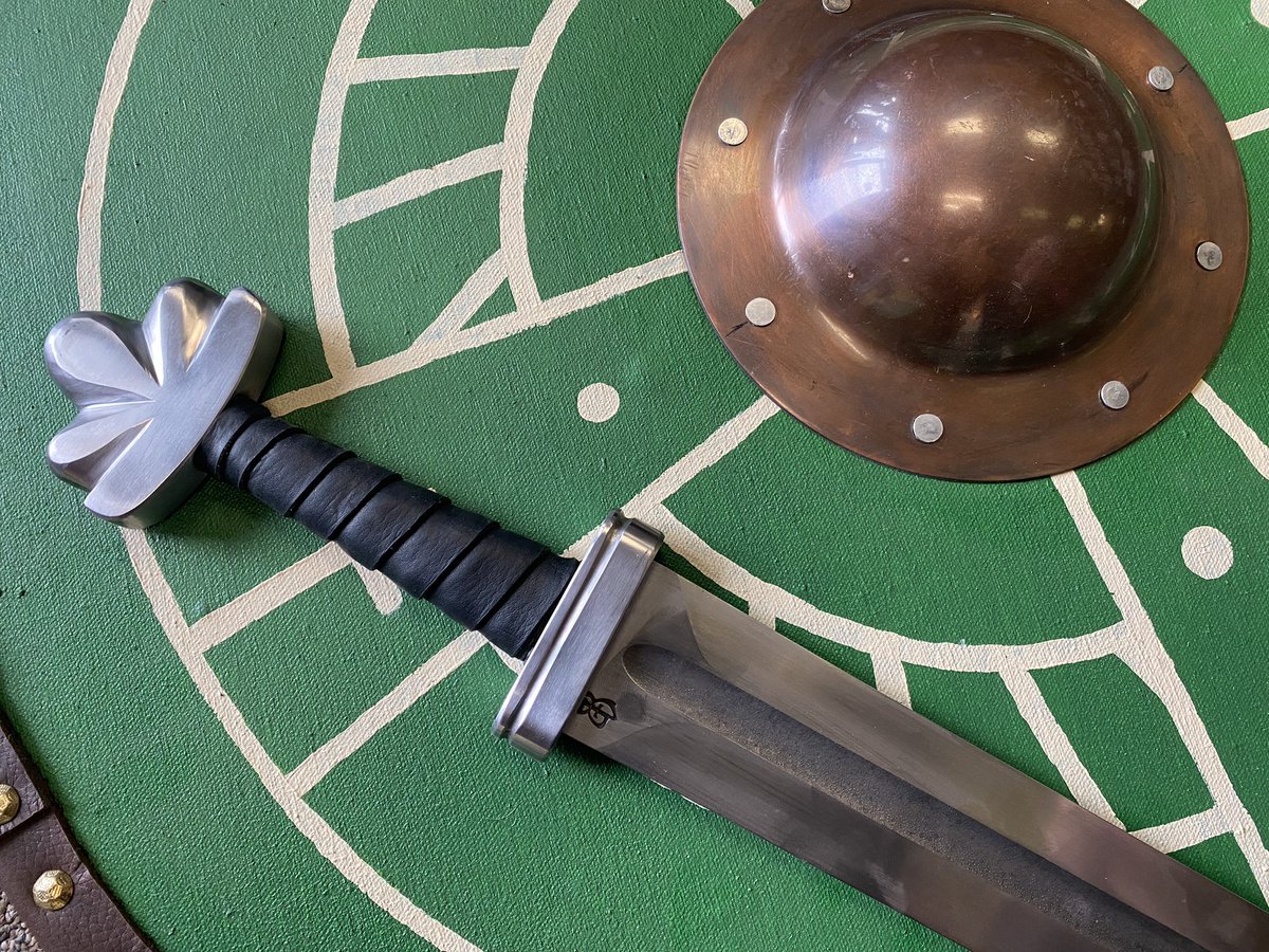 WeSellSwords's tweet photo. Viking Sword and Shield , sword by Baltimore Knife and Sword Co. shield crafted and hand painted in house ! #vikings #viking #vikingsword #vikingshield https://t.co/t6SRbUVveW