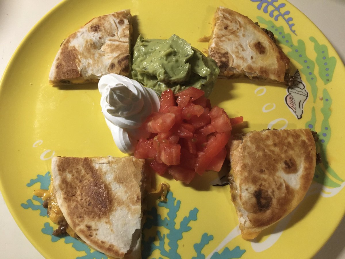 RacingToDisney's tweet photo. Quesadilla anyone? #ExtraBeef #ExtraCheese https://t.co/GvOtbT2ZgT