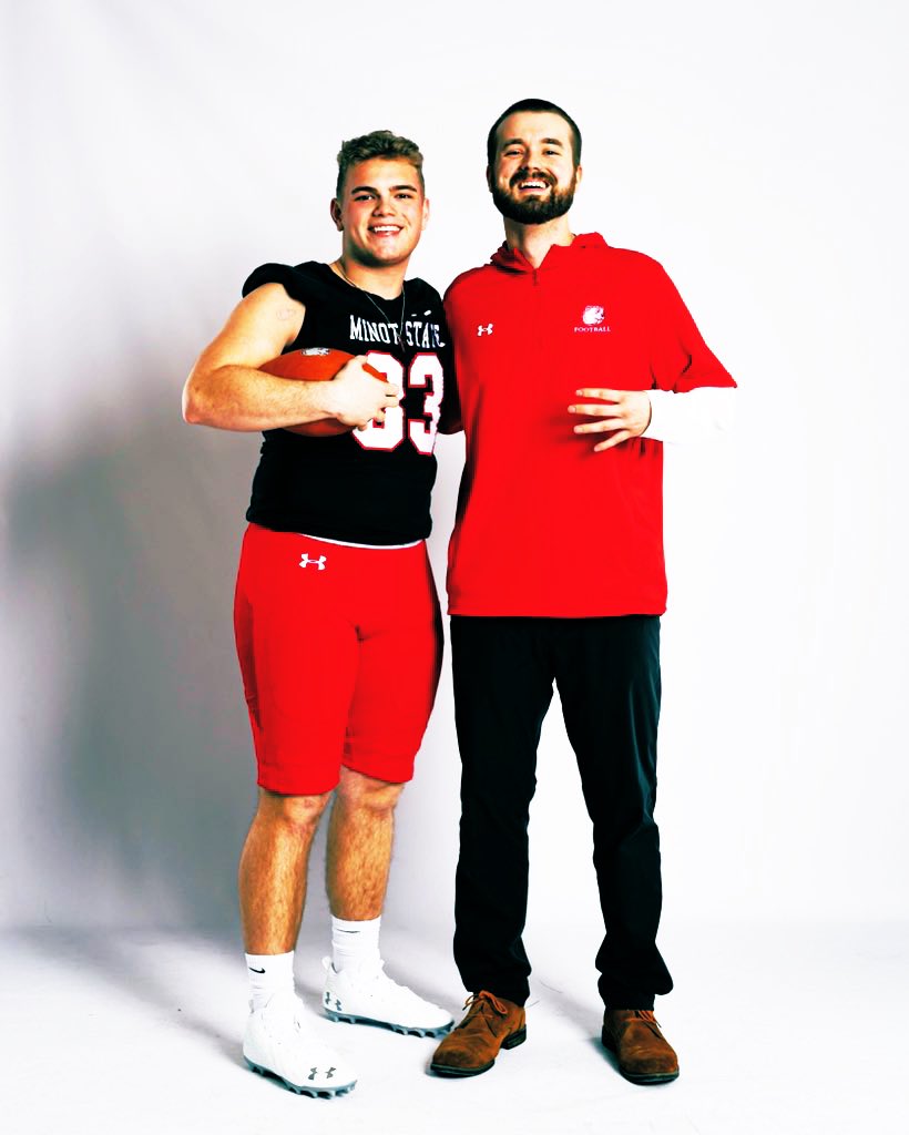 EspinoBlake's tweet image. After multiple conversations with the amazing coaching staff and a great recruitment process @MSUBeaversFB. I am proud to announce that I am extending my academic and football  career at Minot State University. Grateful for the opportunity and blessed to be a beaver 🦫 #RollBeavs