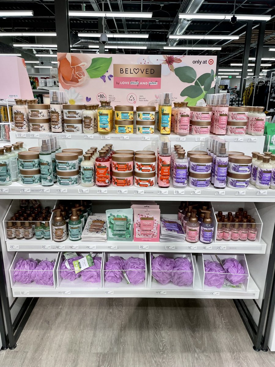 TargetHannah's tweet image. No better way to kick off Q1 than brand new hair care and bath products! 🛁💁🏽‍♀️ Way to go T3374 POG team on these beautiful sets! 🎯❤️