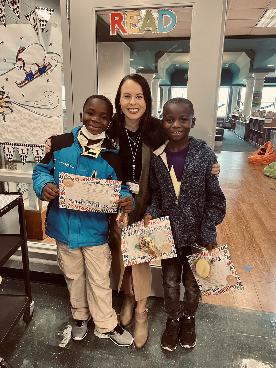 MrsKelseyRay's tweet photo. These kiddos are leaders of the week!! So proud of you guys and thank you for helping me deliver backpack food to our students! #fryscky https://t.co/UUPJheOptY