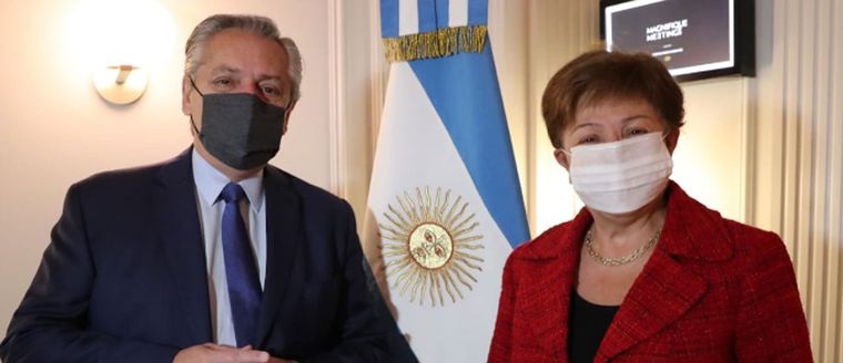 TRIBUNAcomar's tweet photo. La mentira del acuerdo con el FMI, nuevo escándalo con las vacunas, y amenazas a la mujer que investiga a Milagro Sala (Politica) por @CeSanz1
https://t.co/JlqD4fKwTL - 31-01-2022 19:28 https://t.co/1mQs4ABNqp