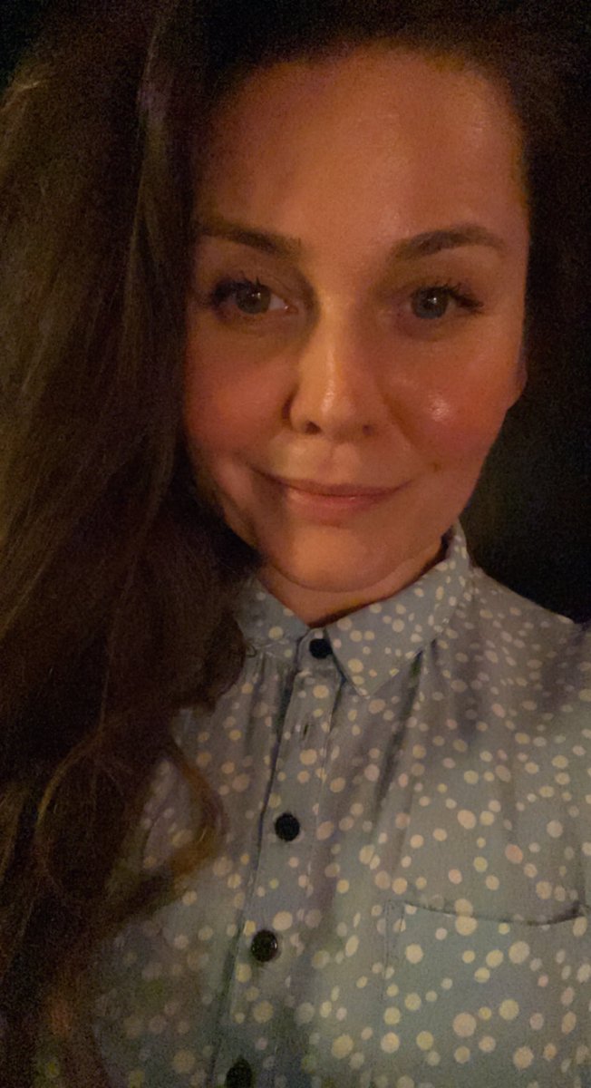 I’ll leave you with the wine glow! Lol 

Night, kids! :)