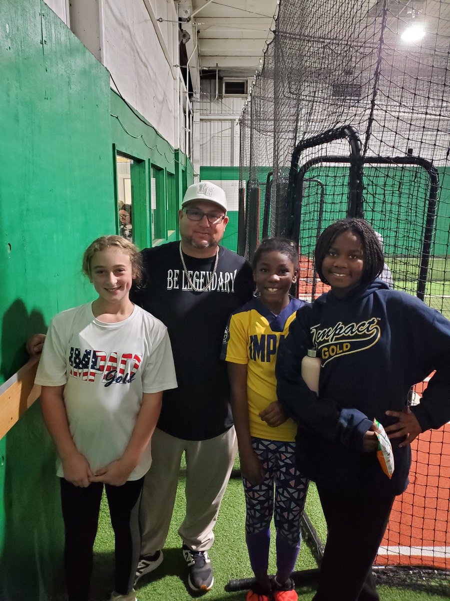 Blake_Romero4's tweet photo. These friends are always putting in the work! #impactgold #IronSharpensIron #wewillnotbeoutworked @CMataImpactGold https://t.co/eWVVImpqaI