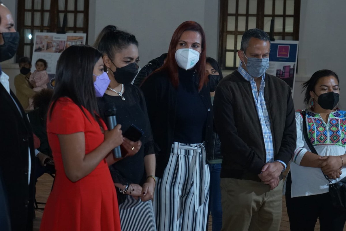 Deyaaltagom83's tweet photo. Con la Pdta del DIF Municipal, Bernarda González, inauguramos la “4ª Bienal Oaxaqueña de Arquitectura” del @CLIAO_AC, tiene como propósito contribuir a la preservación de los valores urbanos, históricos, ambientales, sociales y culturales de Oaxaca.

#PorUnaCiudadEducadora https://t.co/3YQiqiasZJ