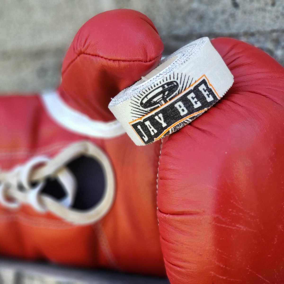 jaybeesportz's tweet photo. PROTECT YOUR MONEY MAKERS 💰 
With The Best Tape In The Game👊
@jaybeesportz 
#jaybeesportz 
#boxing #boxeo #sportstape 
GET YOURS TODAY 👇
https://t.co/JOfzpCKyiq https://t.co/abfu4xqiiQ