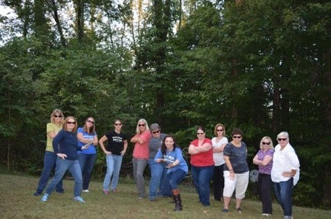 MarybethMkprudz's tweet photo. @RamonaCousins3 @AmyWatson225 @CLabozan Early #POstables meeting in a Tennessee cabin in Sept 2016 @TVFanoftheYear @singersong402 @joytiff @Peanut80209 @AmyWatson225 @ann_ridge @POstable1231 @judycoel @POstableproud @Steph_Simpson10 @MarybethMkprudz @hikingtotheDLO https://t.co/g9KdCsik5L