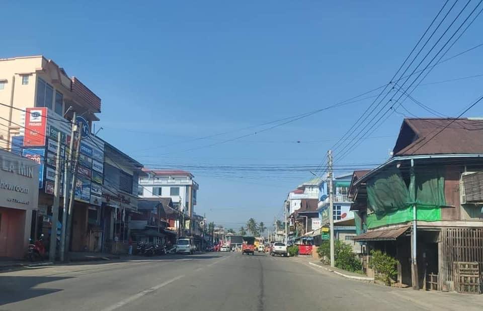 TTFR__Myanmar's tweet photo. Dawei is shut down by the powerful locals. Silence is the loudest scream. We are participating in #SilentStrike
#RedCampaign_1YearOfRevolution
#2022Feb1Coup
#WhatsHappeningInMyanmar https://t.co/KWqqt17GDT