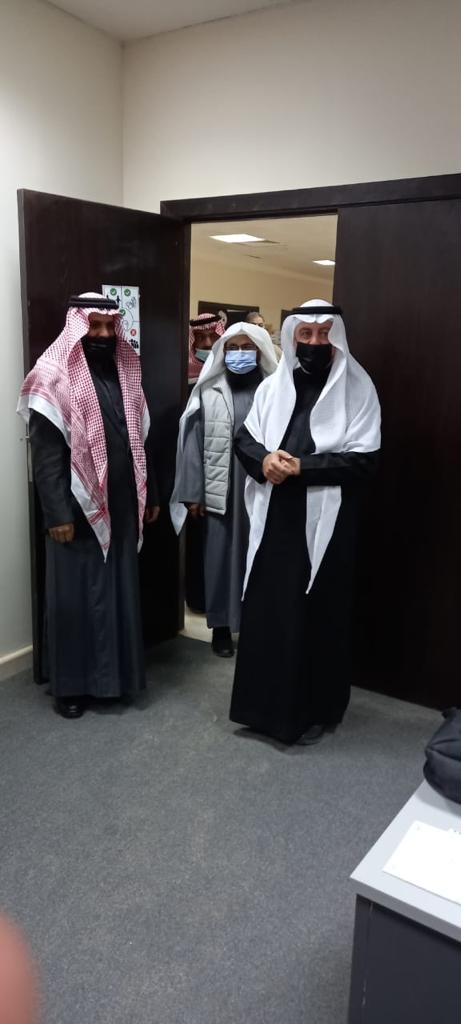 TAC_nbu's tweet photo. يتقدم د. عبدالله ضيف الله الشراري بخالص الشكر والتقدير لوكيل الجامعة للفروع د. يوسف محمد النصير على زيارتة لفرع الجامعة في طريف وتفقده سير العمل في الفرع والإجتماع بمنسوبي الفرع وإعطاء الإرشادات والتوجيهات الخاصة بتسهيل وتيسير العملية التعليمية. https://t.co/KK6ut43xiV