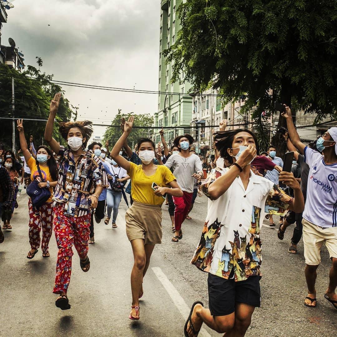 poppymcp's tweet photo. One year since the military coup in #Myanmar. Across the country, people are still resisting, in the face of harrowing atrocities. Many are fighting. Others have been forced into indefinite exile. Thinking of all Myanmar friends today. 

Photo, from last year, by Zarni Phyo. https://t.co/EvvEAoUY84