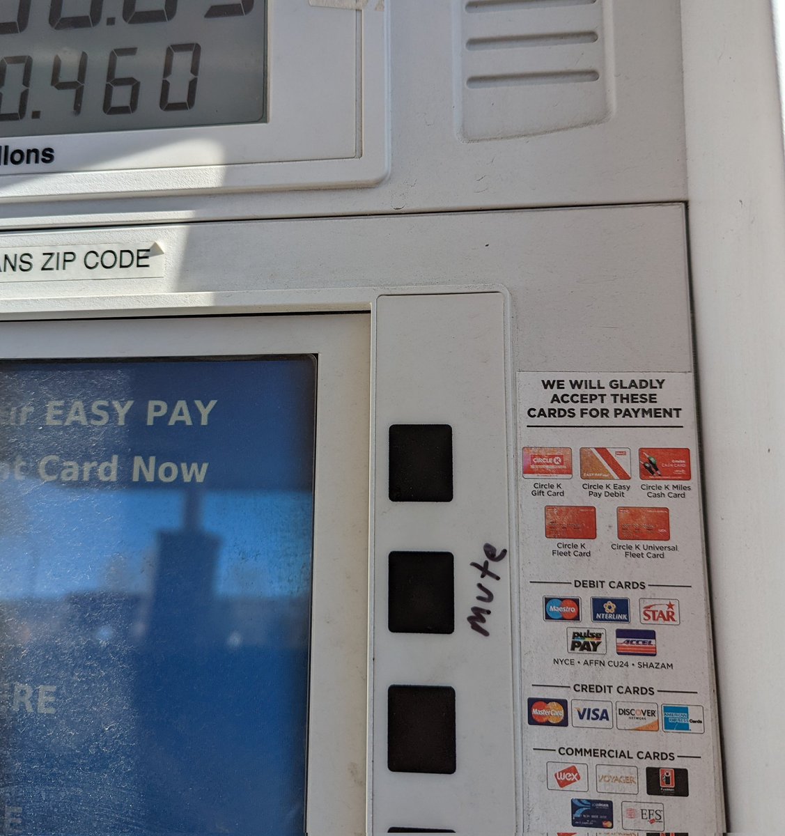 terrietpeterson's tweet image. I&apos;m not religious, but whoever did this is doing the Lord&apos;s work. Thank you. 💕