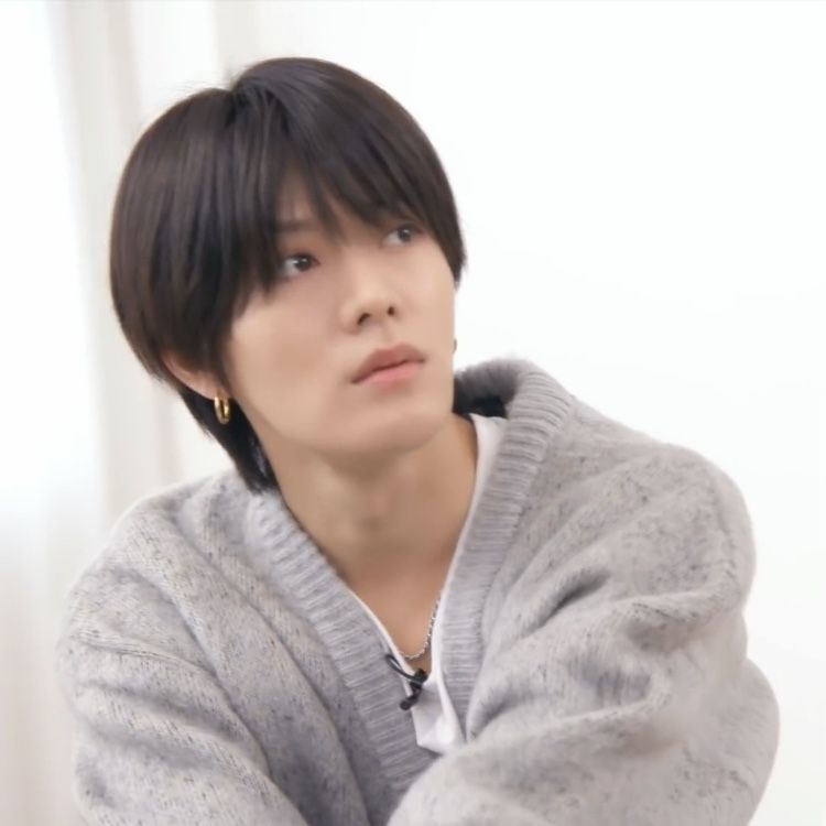 hourly yuta tweet media