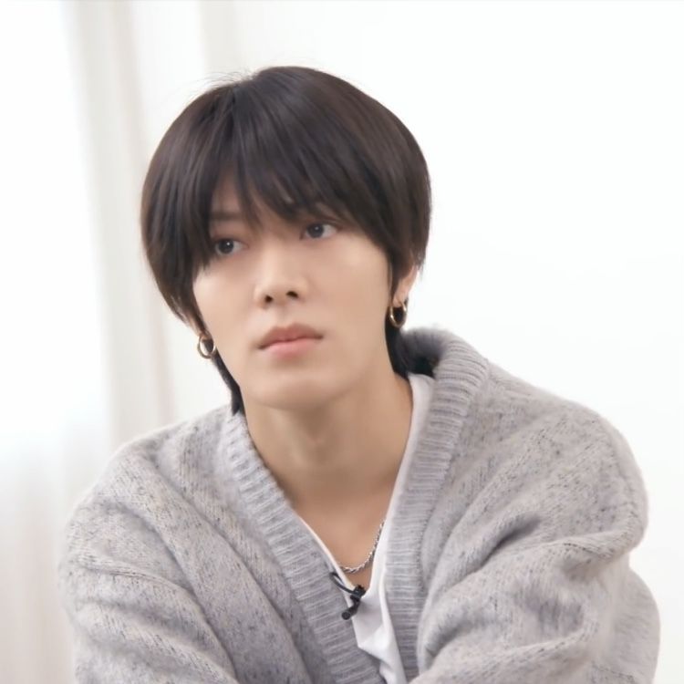 hourly yuta tweet media