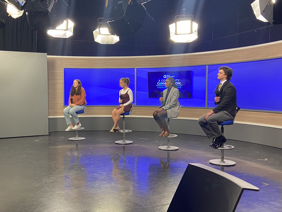 BASDMsSage's tweet photo. Had a great experience today watching a group of Freedom and Liberty students participate in Community Conversations at PBS. Shout out to Gianna Dowling and Michael Moniz for representing Freedom so well 💛🖤 @MichaelMoniz19 @BASDSUPT @basdjacksilva @BethlehemAreaSD https://t.co/Y5rtWBkBUr