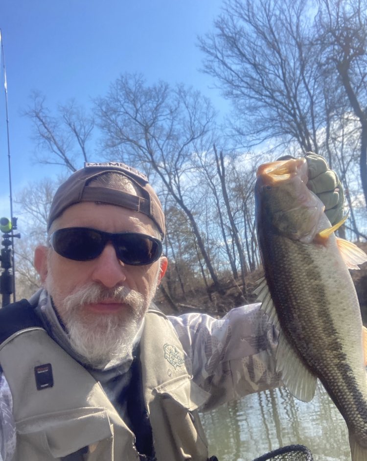 miacalva's tweet image. Fresh air, bright sun and a decent bite - I love winter fishing. I took the @JacksonKayak #BiteFD out for a few hours and had a great time. There’s nothing like fishing a cadence technique like a jerk bait to reset the muscle memory.
#kayakfishing