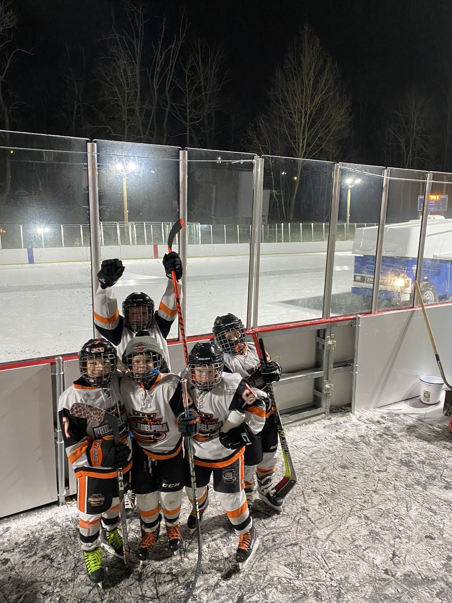 scottsigmanesq's tweet photo. Out Door Sunday Night Hockey 🏒 🥅 🚨 @TPYHC @SpringMountMC @usahockey #odr #icehockey @teamPHl #teamphiladelphia https://t.co/M8FqQYtCYe