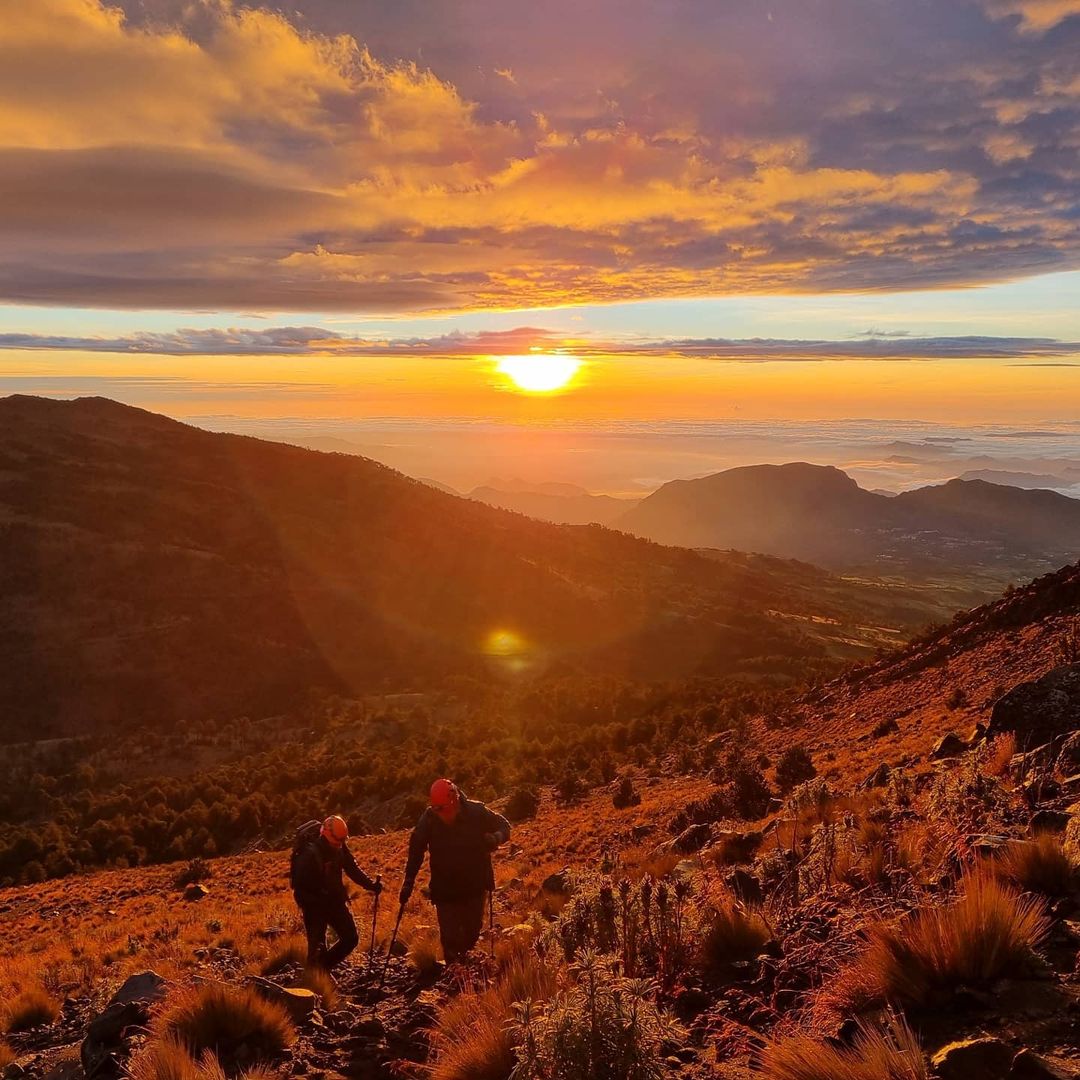 CascadeMTech's tweet photo. A sun-drenched evening trek on Volcano Sierra Negra? Sign us up. ☀️🌋
https://t.co/Gp0tyt7lV0
—
#cascademtech #keepontrekking
📍 Volcan Sierra Negra - Tiltepetl
📸: Diego Perea (IG: @dgperea) https://t.co/BHuukbLx9e