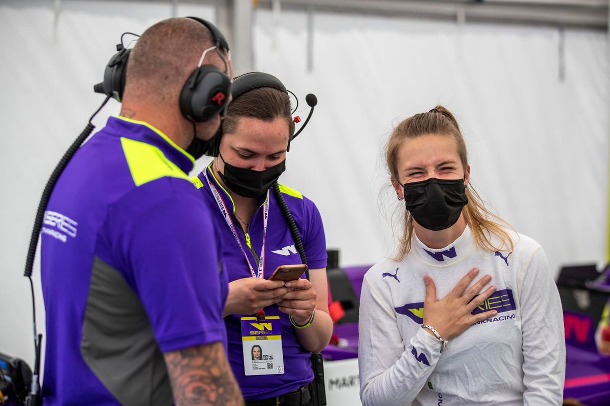 📷 da primeira corrida da @WSeriesRacing de 2021 🏎🏎 o que a gnt tava falando? comenta ai 📷 of the first @WSeriesRacing race of 2021, what were we talking about? Comment @Veloce_Racing #wseries #rethinkracing #vivaveloce