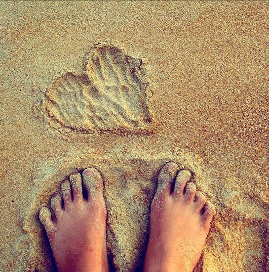 PCToursAruba's tweet photo. We'll pick sand toes over snow toes anyday! #Aruba #toesinthesand #snowtoes #TheHappyIsland #snowmaggedon2022 #Snowzilla #endlesssummer https://t.co/5SzP1C5hO6