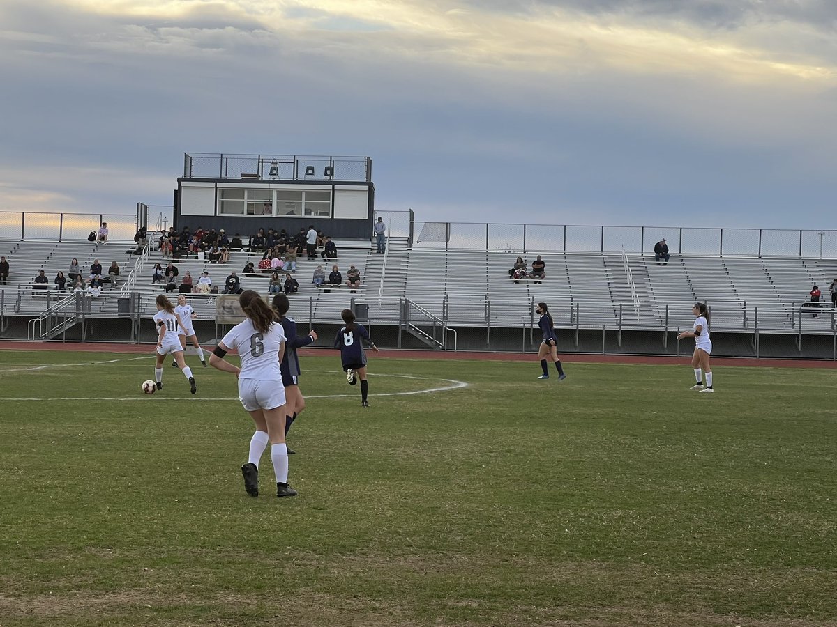 Girls varsity soccer competing tonight. Boys varsity soccer up next. Go Cougars!!@PeoriaUnified11