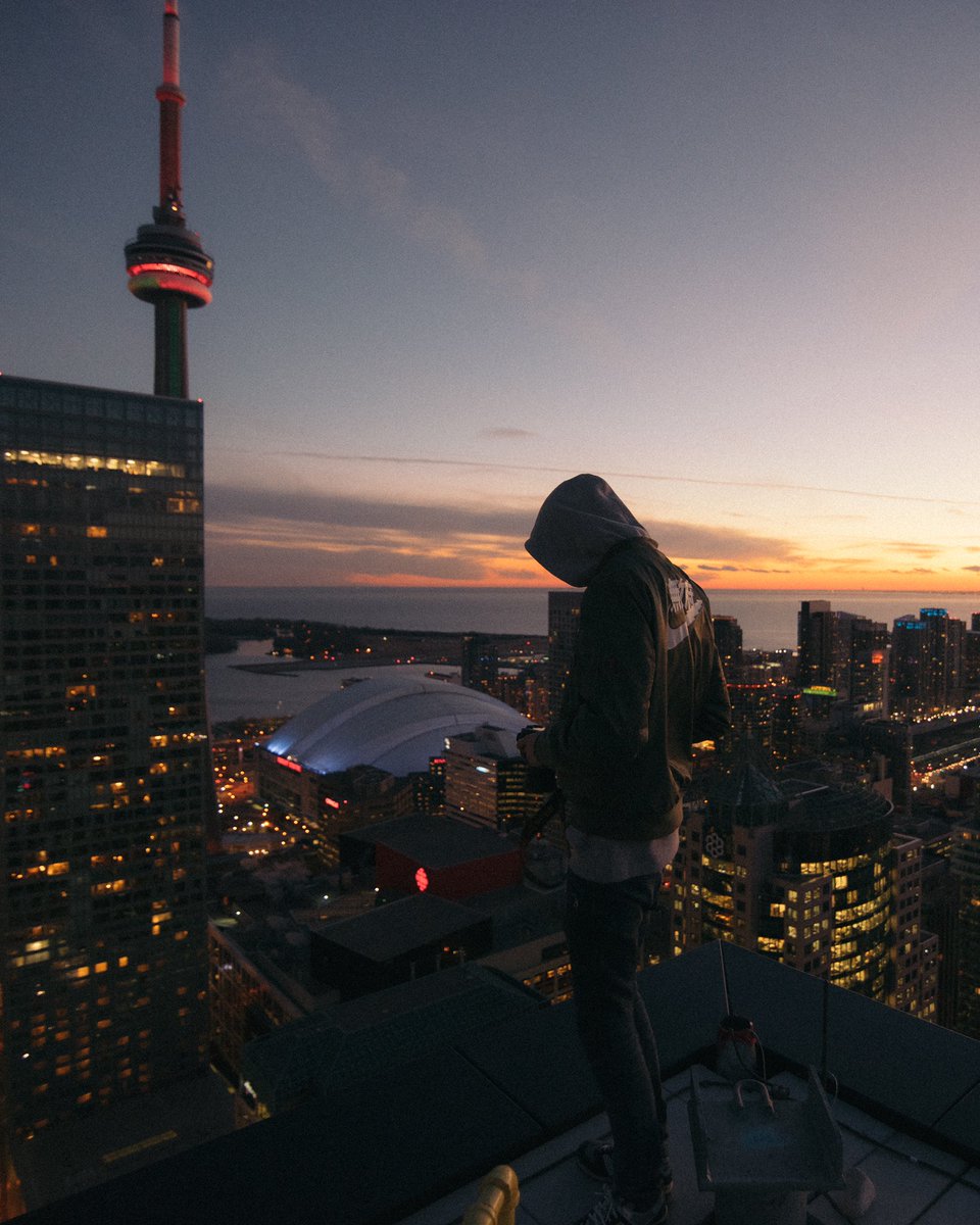 Miss those times when we were on roofs..
ルーフでの撮影は一生残る思い出。