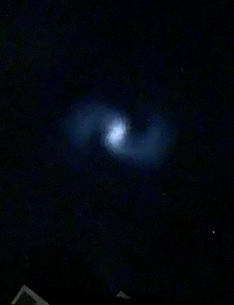 TMMcNatt's tweet photo. Anyone see this tonight ?   ⁦@ryanvaughan⁩ ⁦@ZachHolderWx⁩ https://t.co/CuVoBQERmZ