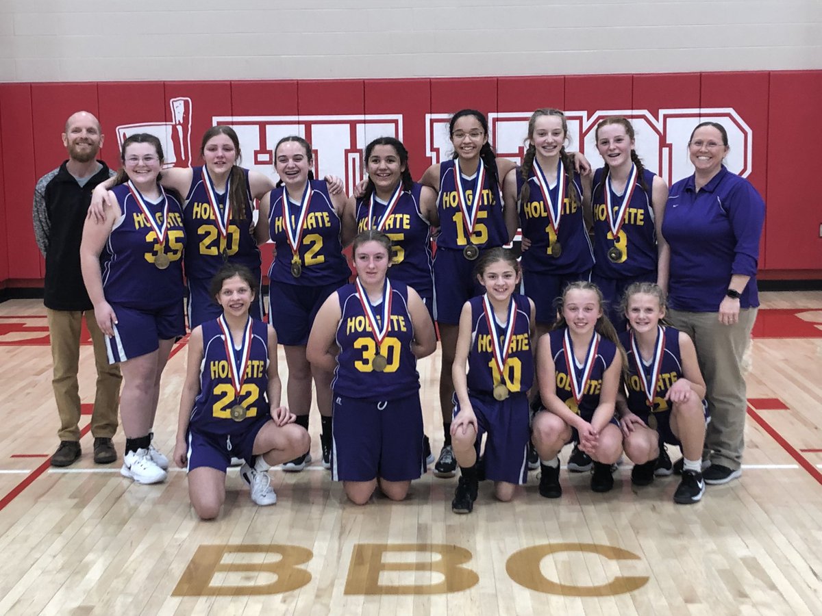 HolgateAthleti1's tweet image. 🏀 Here’s your 2022 7th grade girls BBC champions!! The Lady Tigers played a great game against Hilltop, coming from behind to win 26-23 in OT!! Congratulations ladies!! 🐯@mshs_principal @H_ElemPrincipal @HolgateSchools @jam3455