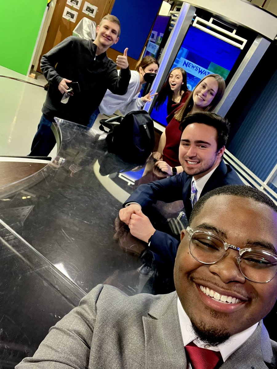 AndreReports's tweet photo. Started anchoring for “Newswatch” last week and I’m having a blast learning new things with amazing people! So grateful for this opportunity. 
@mariamonesii @ColePatt0717 @_olivia_roman @bryan_kurp @CSchiopota @woub @woubnews https://t.co/Z48TDRU5vo