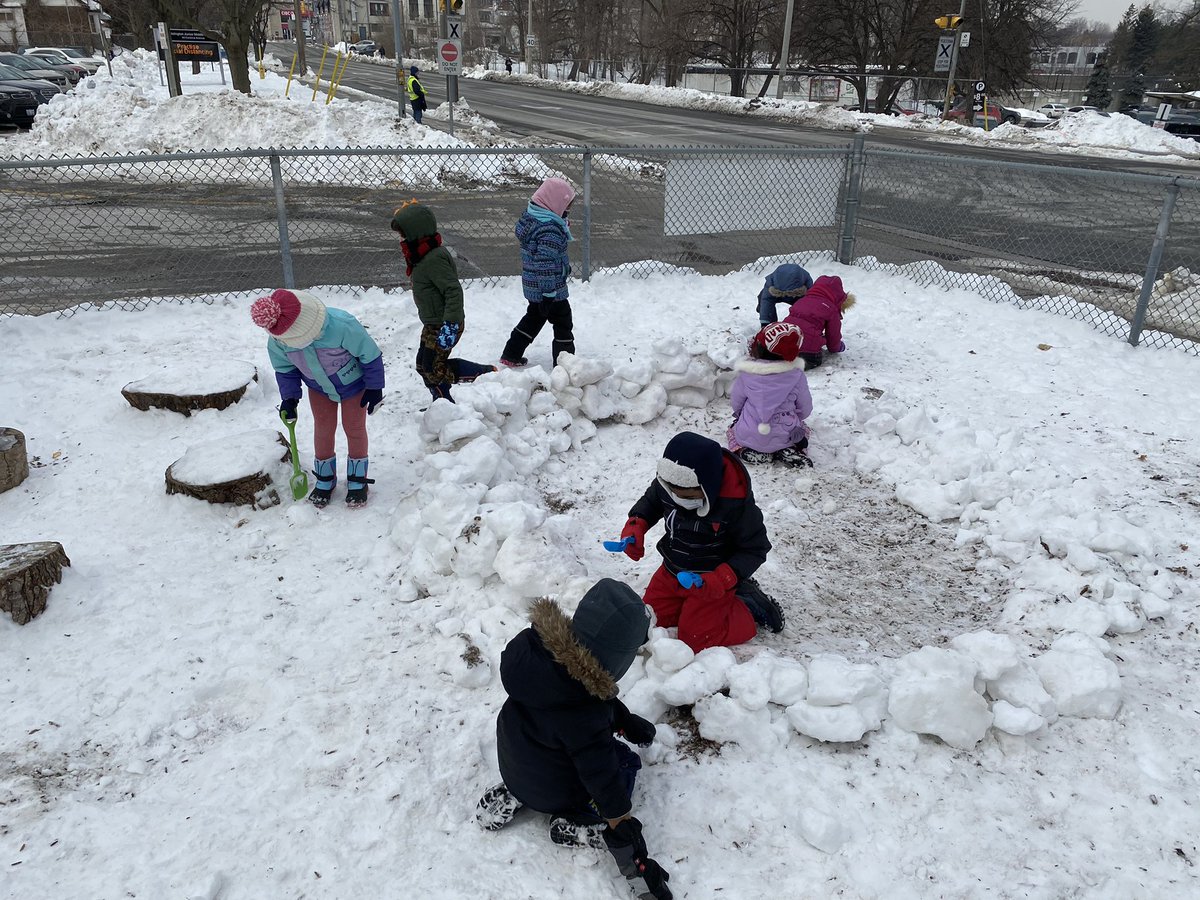 pam_ecoschools's tweet photo. Day 3 of winter structure play with sticks and snow build language, spatial and collaborative skills #winteroutdoorlearningTDSB @EcoSchoolsTDSB @melanininnature @TDSB_Islington https://t.co/lZOUVIf9Kt