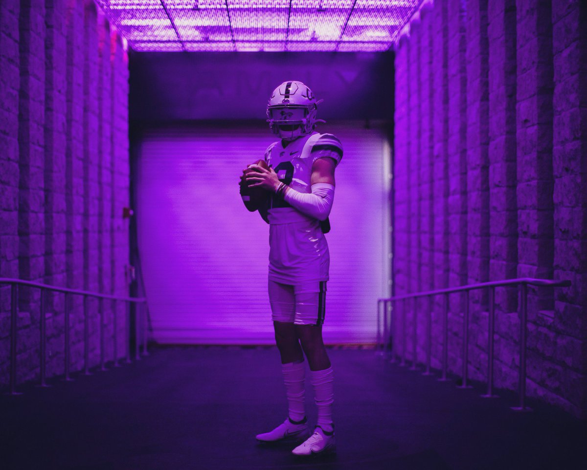 parker_kav's tweet photo. Home…can’t wait to be a Wildcat 💜🤍#COMMITTED #EMAW @KStateFB @spedbraet https://t.co/fwDb1WqpsG