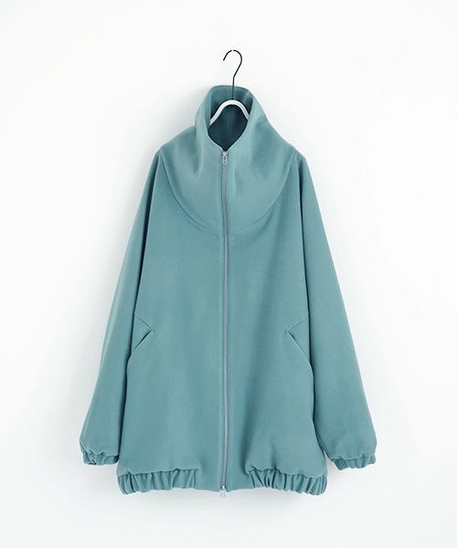 Palmmaisonstore's tweet photo. bluson coat vuy-a12-c01[GREEN]

ビックシルエットのハイネックジップアウターアイテム「bluson coat」。 前開きのジップファスナーが口元を覆うくらいのハイネック仕様。 

https://t.co/2ApmaCB6O4 

@VUy_1013 
#VUy 
#bluson #coat https://t.co/heb4wjfpTp
