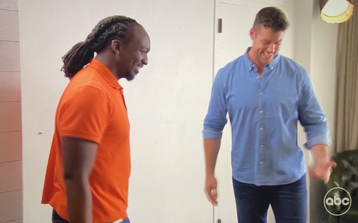 bachyardigans's tweet photo. Clayton has more chemistry with Clarence than all of these girls combined #thebachelor #TheBachelorABC https://t.co/JyhZ5Lhy6h