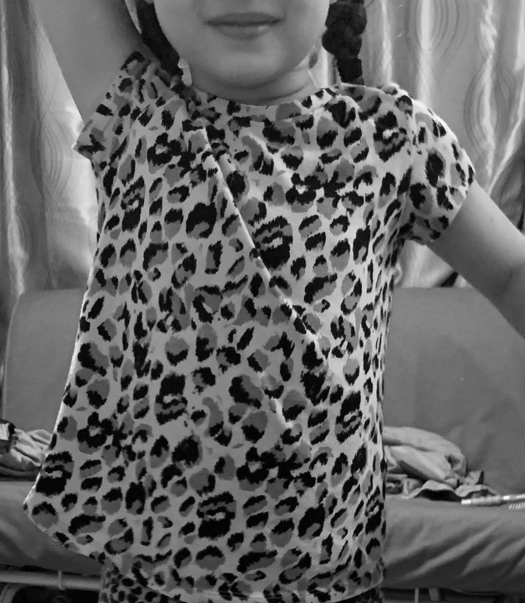 JShreibati's tweet photo. When I asked a new patient today if any questions/concerns, they asked for my 4 yo daughter’s old clothes to send to their granddaughter. (I’m bringing a box of 👚next week) #SDOH  #thisismedicine #fqhc @MedicaidGov @gabrielamabel12 https://t.co/AxHsnohlsz