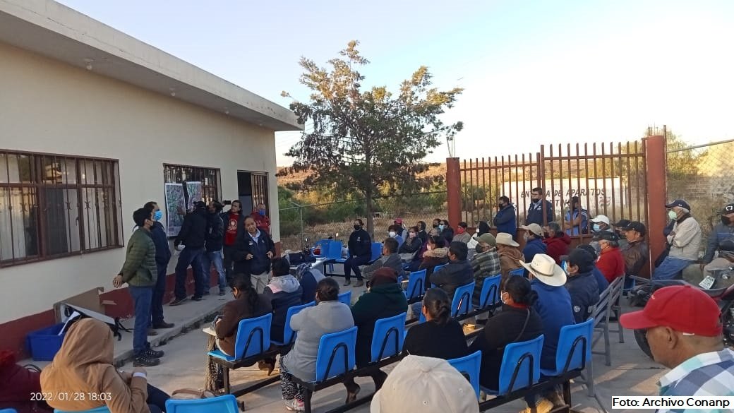 CONANP_mx's tweet photo. La @SEMARNAT_mx, a través de la #Conanp, inició un proceso de diálogo con los habitantes del APFF #SierraDeSanMiguelito para establecer las bases de trabajo encaminadas a la construcción del #ProgramaDeManejo. 🌱

Conoce más ➡️ https://t.co/6lXHgEjx3b #ComunicadoConanp ⛰️🌿🌊🌳 https://t.co/CiHy6h2Hwx