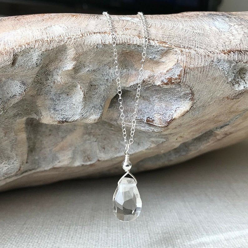 Anxiety Relief Clear #Quartz Pendant Necklace #healingcrystal #artisanjewelry #layeringnecklace #etsy etsy.me/3of3qkq