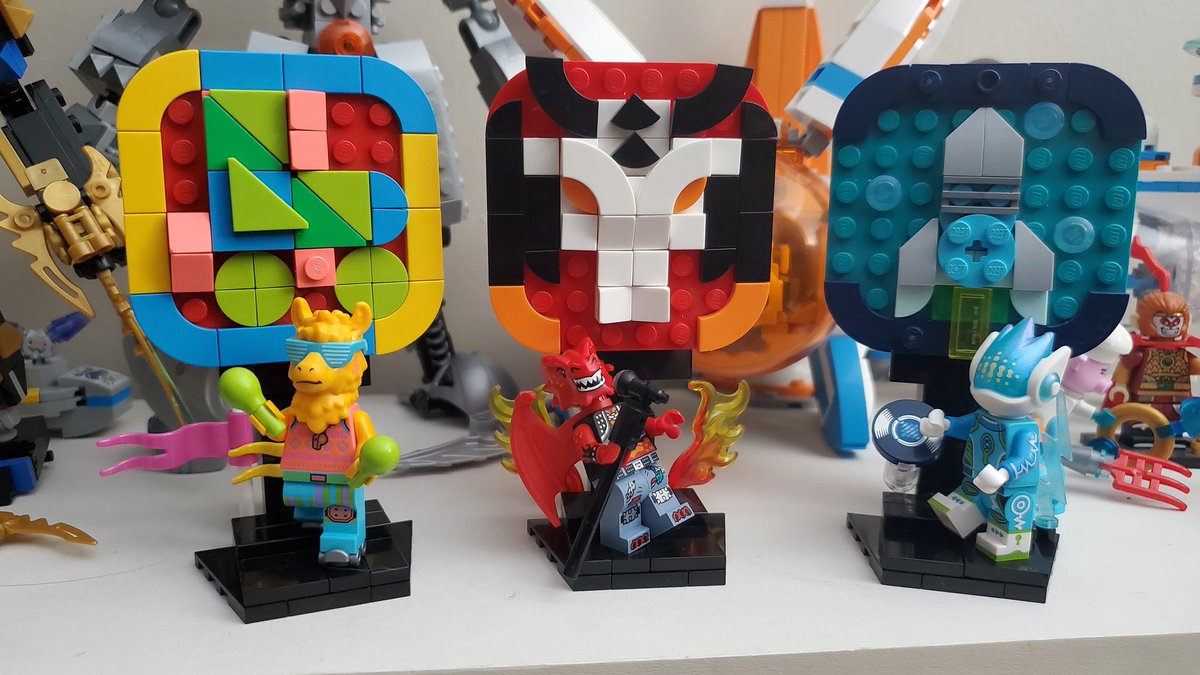 dorg_yetiman's tweet photo. Also made some display stands for my #lego vidiyo (R.I.P.) beatbox sets so the cover panel and minifig can be shown off together! #moc #legomoc #vidiyo https://t.co/PNAQiS8iF9