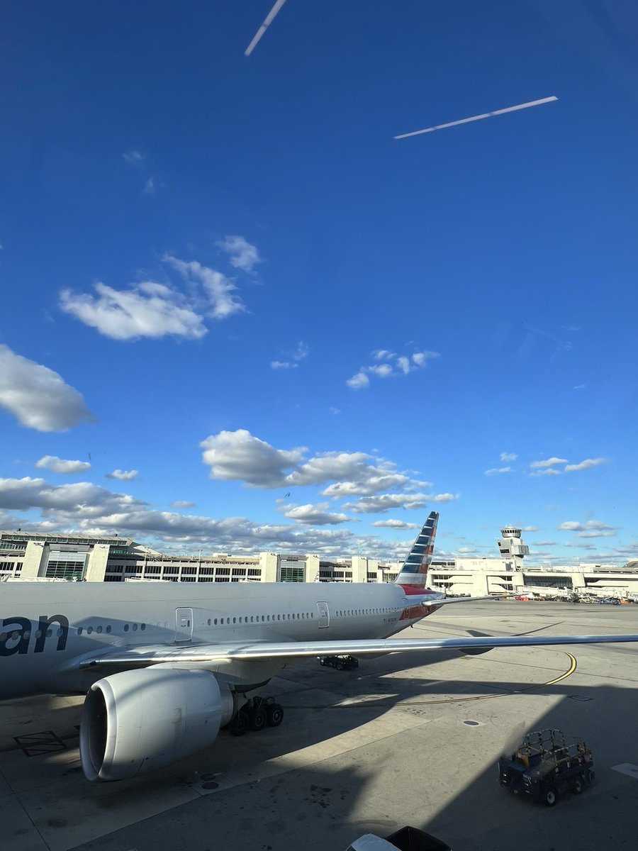 GheloSantiago's tweet image. Bound to Qatar 🇶🇦 

#QatarAirways  #InFlightMode