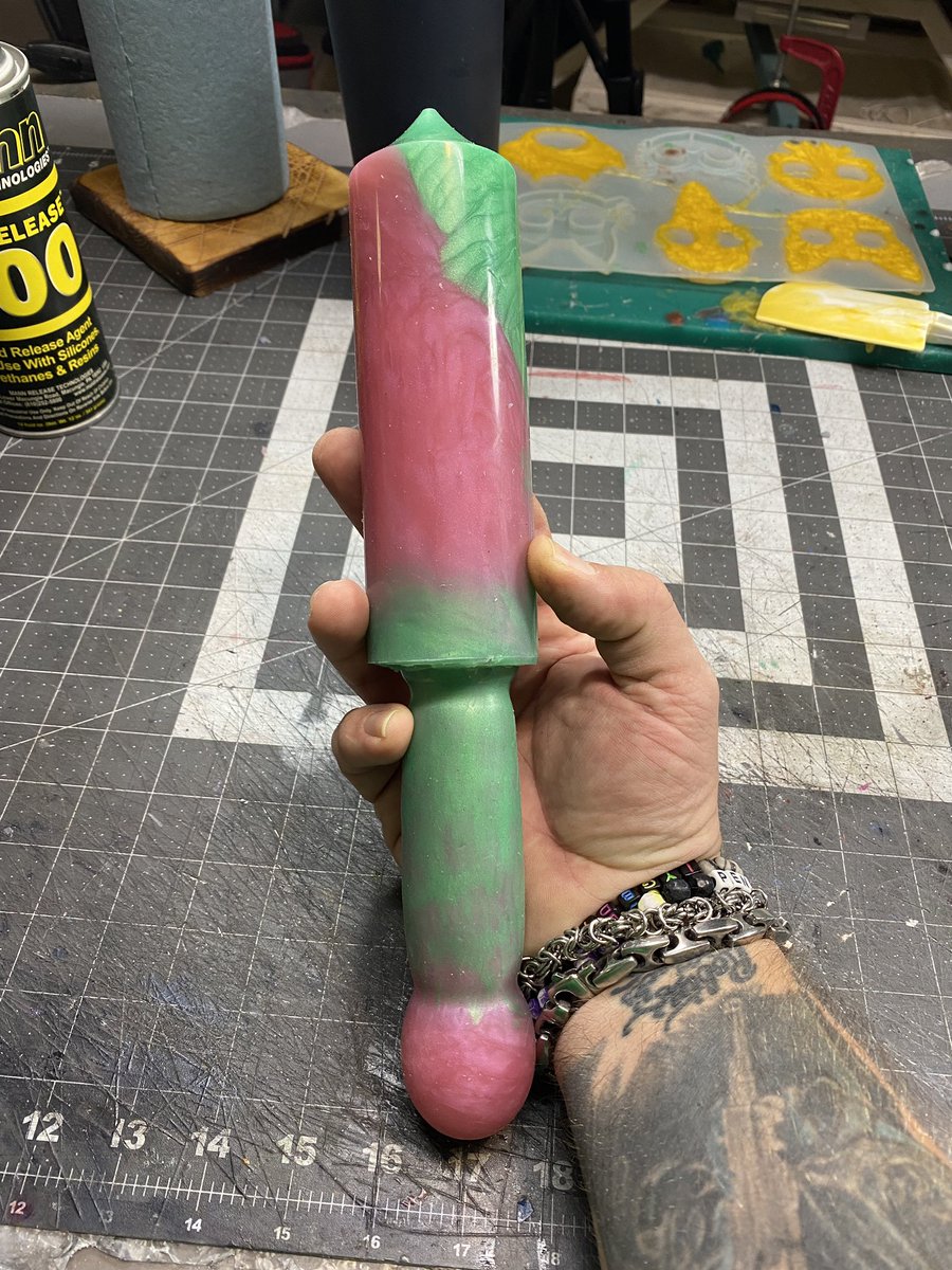 penguinafterdrk's tweet photo. I give you Watermelon!! Solid silicone. Super thuddy and the whole thing is insertable!! (Our prototype is proof of it!! Mrs Penguin gives enthusiastic thumbs up!!!)
.
.
.
#penguinafterdark #silicone #handmadekink https://t.co/vsoGOugvrz