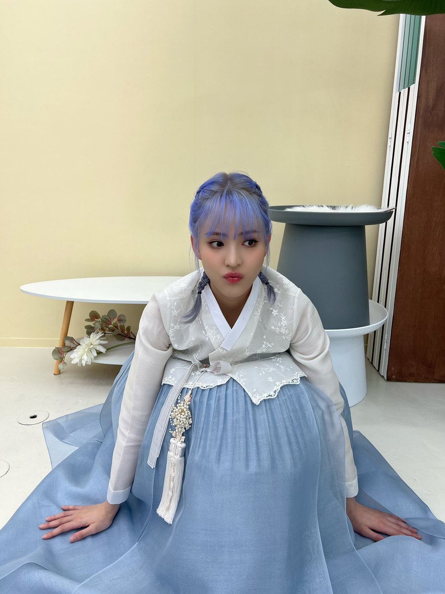 H1KEY_official's tweet photo. #H1KEY #하이키 
#SEOI #RIINA #YEL #SITALA 
#서이 #리이나 #옐 #시탈라 #GORUN https://t.co/nnssCexkRS