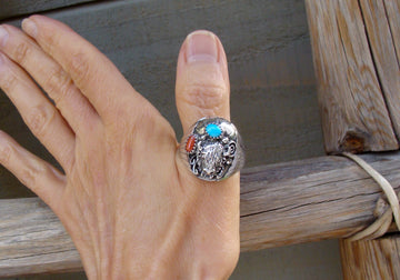 Save 20%! This Sacred Buffalo men's ring is a real treasure! See more information here: 🤠 ow.ly/Zk2n50HIMzo #sacredbuffalo #buffalojewelry #nativeamerican #valentinesgift #mensring