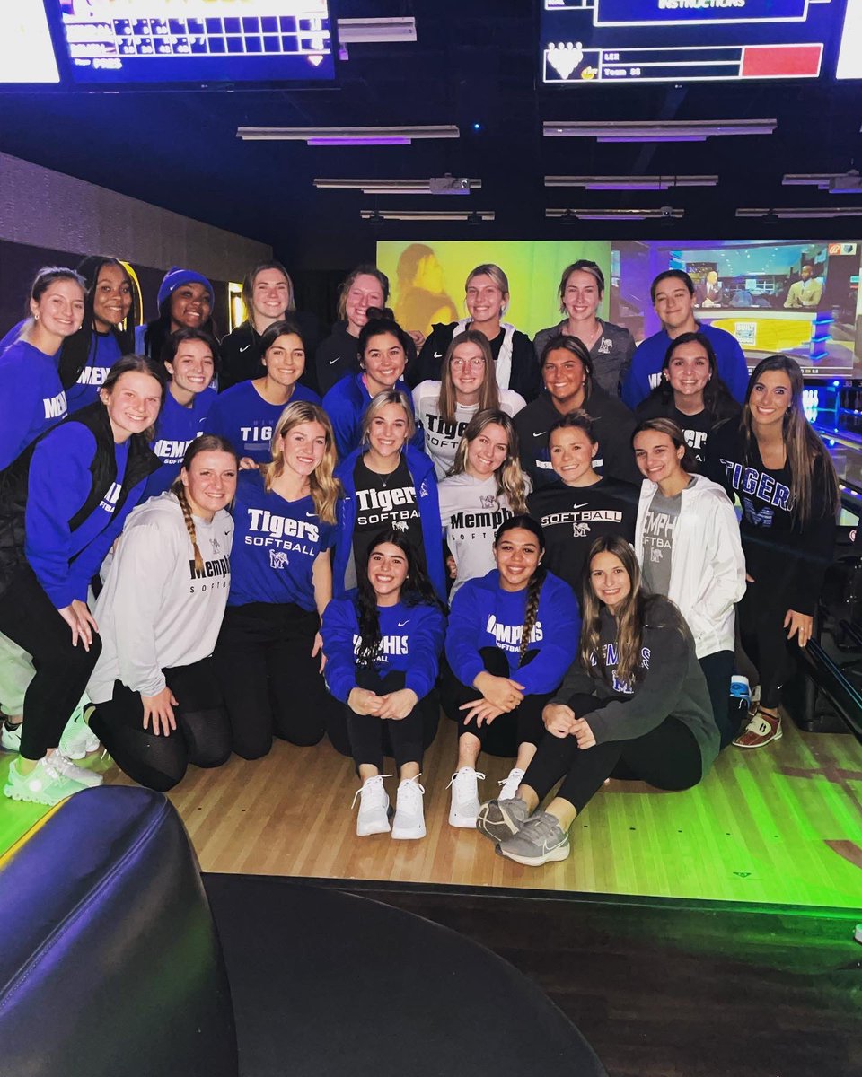 New Memphis bowling team? Nope! Just your softball ladies having a great time and putting up some impressive scores! 😏😉 Until next time.. #GTG