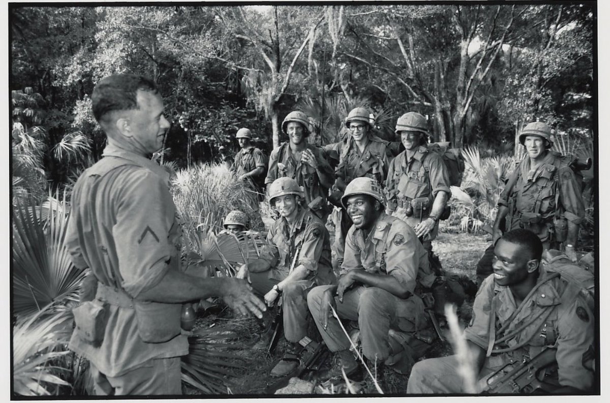 GarySinise's tweet photo. I found these great behind the scenes photos from Forrest Gump that I thought I’d share with you all. Such great memories. https://t.co/0wkuIpkBKd