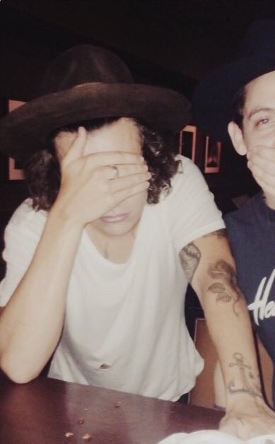 Harry. todo lo que daría yo para que seas un alma joven para la eternidad y que jamás jamás tengas que sufrir. Te amo mi principe primaveral