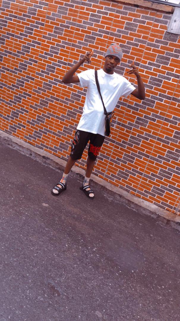 JArrow_official's tweet photo. Please listenhttps://audiomack.com/j-arrow-3/song/grinding https://t.co/CyX7G5nt3P